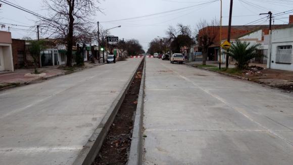 Repavimentación avenidas Colón–Arenales: segunda cuadra completa