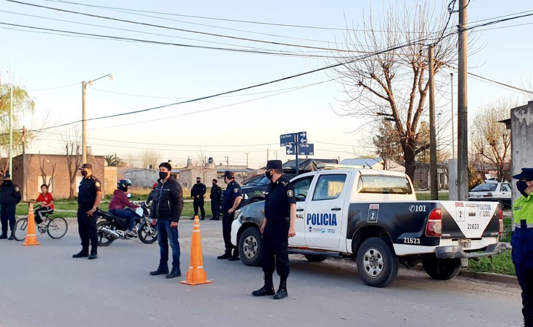 Operativos policiales en el barrio Los Pioneros