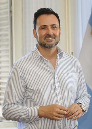 Dr. Víctor Reinaldo Aiola