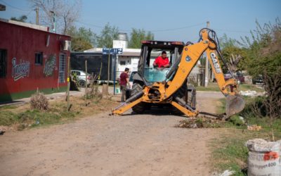Servicios Públicos: limpieza de desagües y tareas de mejorado en Alcira de la Peña