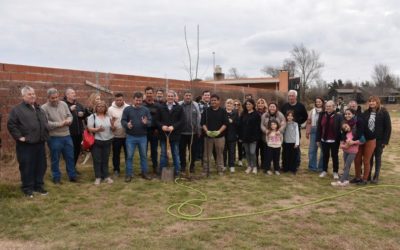 Plan de Forestación: Diez nuevos árboles en el Barrio Los Pinos