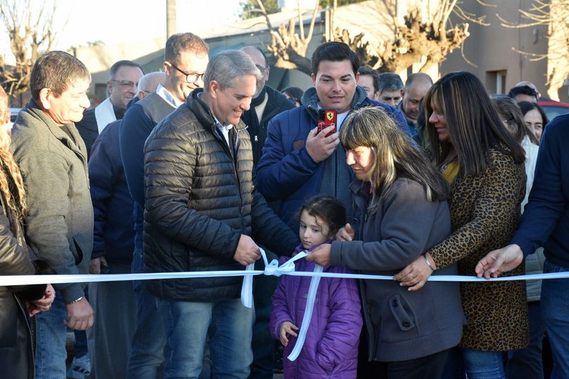 Golía inauguró una nueva cuadra de pavimento con fondos municipales y anunció más obras