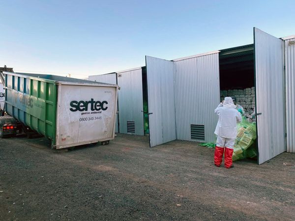 Ambiente: Carga de envases vacíos de agroquímicos y charla sobre su correcta gestión