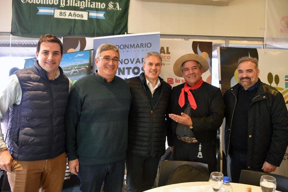 Golía junto al Ministro Rodríguez presentes en la 44° Expo Rural Chacabuco