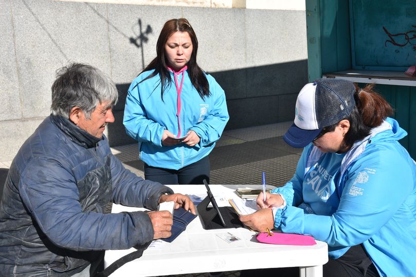 Campaña municipal itinerante para cargar la aplicación gratuita del Servicio de Telemedicina