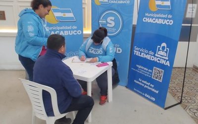 La campaña para cargar la aplicación del Servicio de Telemedicina gratuita estuvo en el Palacio Municipal