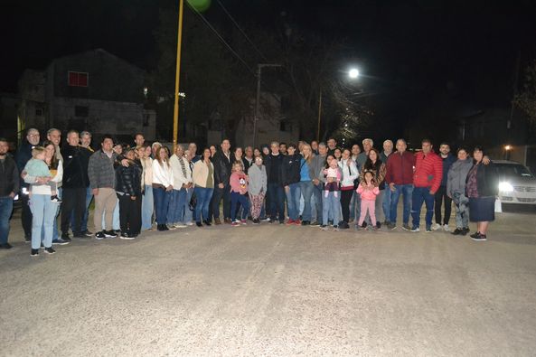 Golía inauguró luminarias LED en el barrio Parque Chacabuco