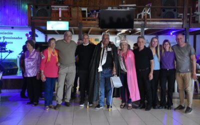 Golía junto a los jubilados y jubiladas celebrando su día