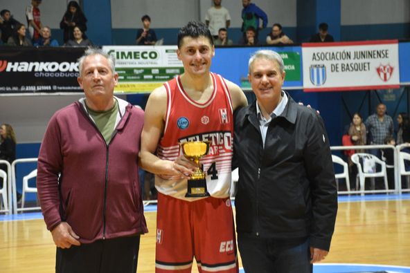 Golía estuvo presente en la copa de básquet, «Municipalidad de Chacabuco», disputada en el Club Porteño