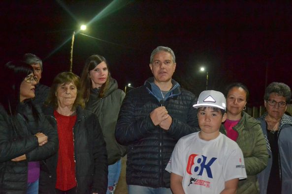 Golía inauguró dos nuevas cuadras de iluminación en el Barrio La Construcción