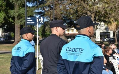 Jornada de capacitación para aspirantes a ingresar a la Policía Bonaerense en Plaza San Martín