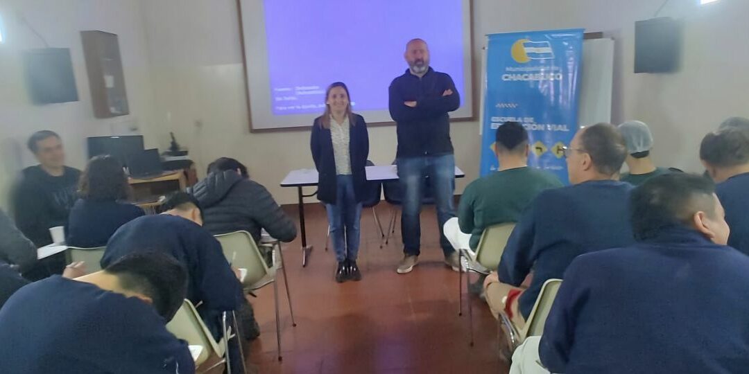 La Escuela Municipal de Educación Vial brindó una charla en Molino Chacabuco