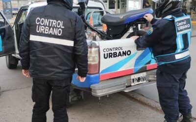 Control Urbano: Retención de motos con escapes antirreglamentarios