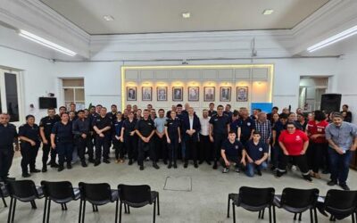 Golía entregó tarjetas Fortalecer  a Bomberos Voluntarios, Policía y Cruz Roja.