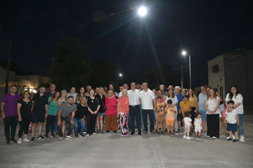 Escuelas Seguras: Golía inauguró tres nuevas cuadras de luminarias