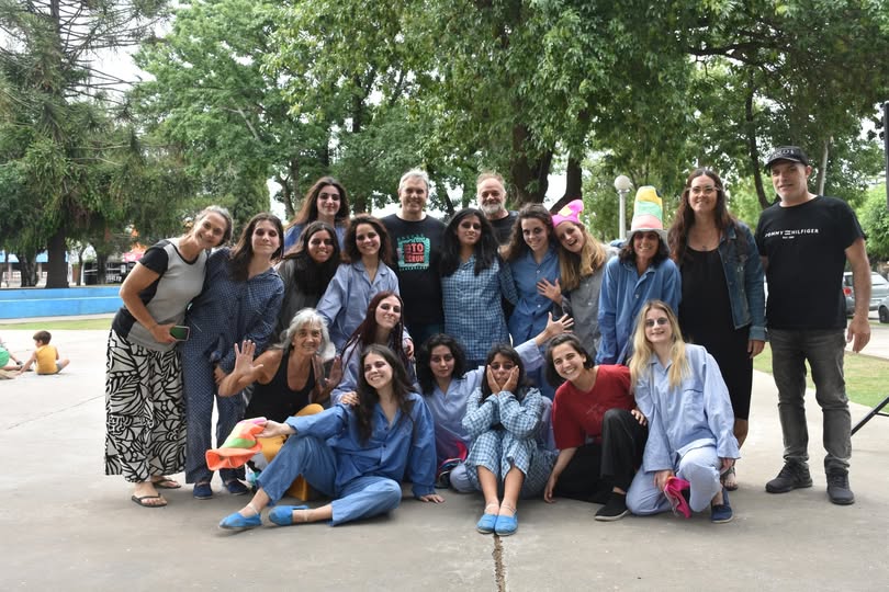 La Escuela de Danzas de La Plata presentó «Pesadillas» en la Plaza 5 de Agosto