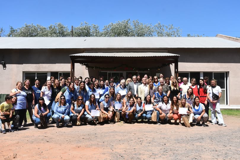 Golía entregó certificados de capacitación a personal de Centros de Atención a la Infancia