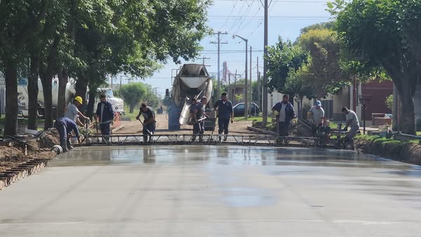 *Comenzó la pavimentación de la segunda cuadra de Dr. Fernández*