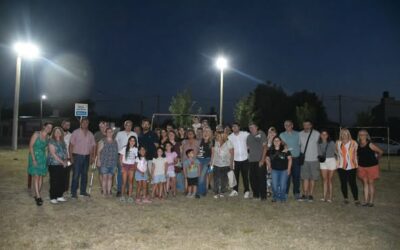 Golía inauguró luminarias en las plazoletas de los barrios «Marinero Daluisio» y «Los Pinos»