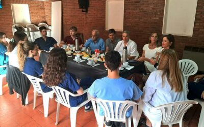 Desayuno con estudiantes de Medicina y médicos en Práctica Final Obligatoria en el Hospital Municipal