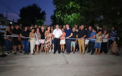 Golía inauguró tres nuevas cuadras de pavimento y luminaria LED en el barrio La Amistad