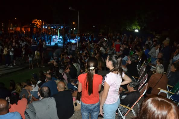 Con un anfiteatro lleno, cerró la Fiesta del Ladrillo Artesanal