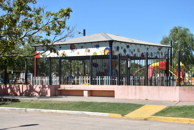 Comenzó la reparación de la calesita del Parque Temático Infantil