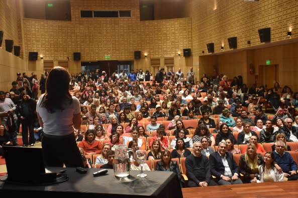 «Cerebro y estrés»: Jornada ante un Teatro Italiano colmado