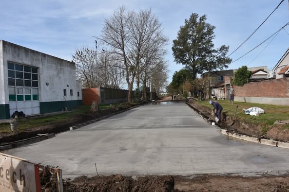 Avanza el plan de pavimentación: Comenzó la obra en calle Aristóbulo del Valle