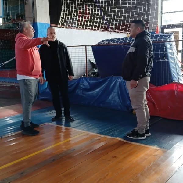 Comienzan tareas de reparación y mejorado en el Polideportivo Municipal