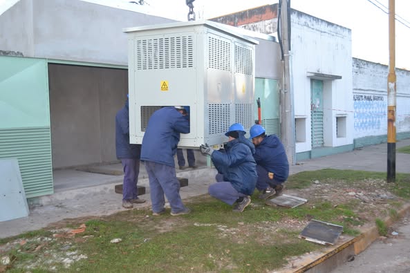 Llegó el Transformador de 500 Kva al Hospital, el cual abastecerá de energía a Hemodinamia y ampliar la potencia intrahospital