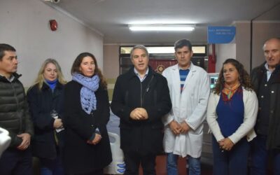 Más elementos para el Hospital: Se recibieron una mesa de anestesia, una camilla de cirugía y cuatro camas eléctricas