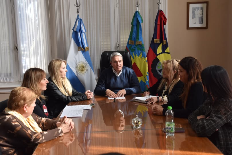 Golía anunció nuevas capacitaciones gratuitas con puntaje para docentes en convenio con la Universidad de Hurlingham