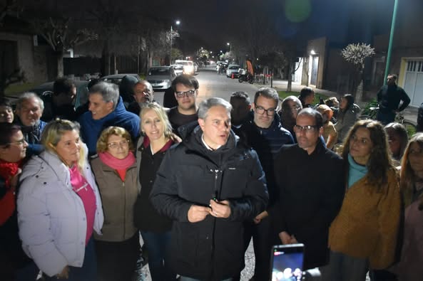 Golía inauguró cuatro nuevas cuadras de luminarias LED en calle Vélez Sarsfield