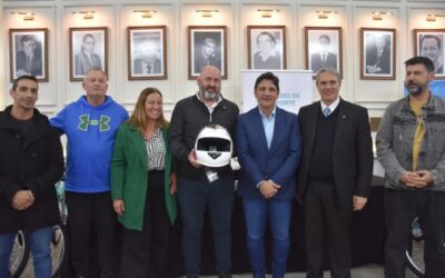 Golía junto al Ministro de Transporte: Entrega de cascos de motos, bicicletas y pase libre para personas con discapacidad