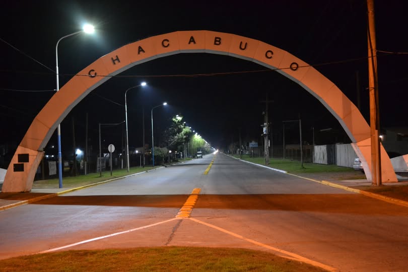 Nueva iluminación LED en el acceso Hipólito Yrigoyen