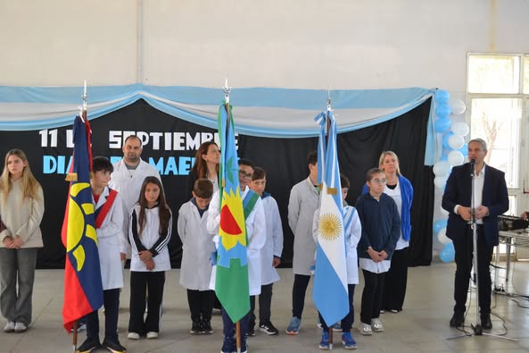 Golía en el acto por el día del maestro