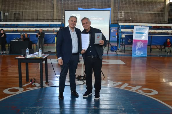Golía presente en la charla que brindó Bernardo Stamateas en el Polideportivo Municipal