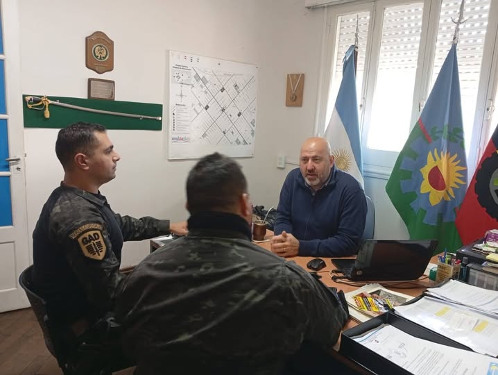 Reunión de trabajo para fortalecer la prevención de ilícitos