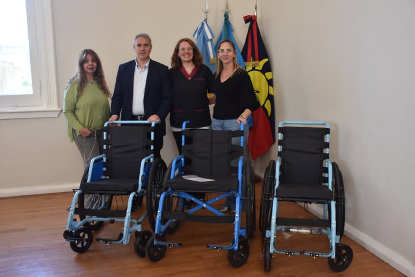 CILSA hizo entrega de tres sillas de ruedas para el Geriátrico del Hospital Municipal