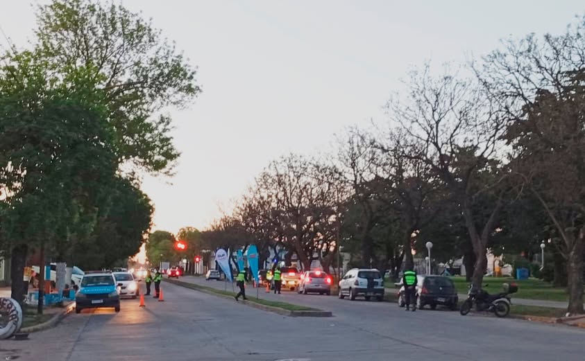 Con un amplio despliegue se realizaron controles de tránsito en toda la ciudad