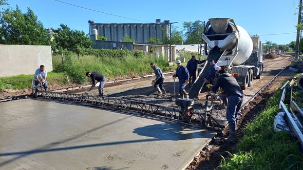 Comenzó el hormigonado en calle Dr. Fernández