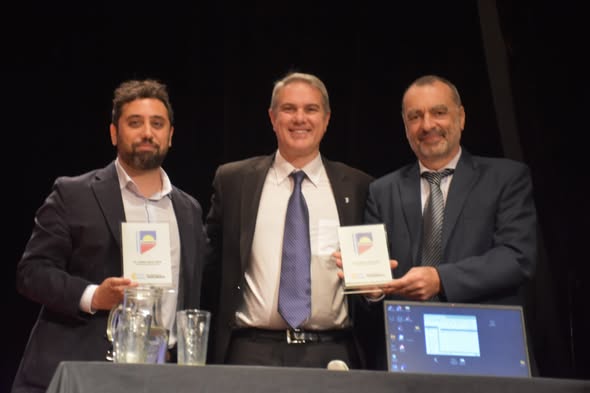 Se llevó a cabo charla sobre grooming en el Teatro Italiano con representantes de la justicia, ONGs y la empresa TikTok