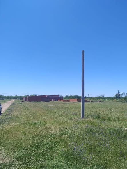 En la Quinta 784 avanza el tendido eléctrico