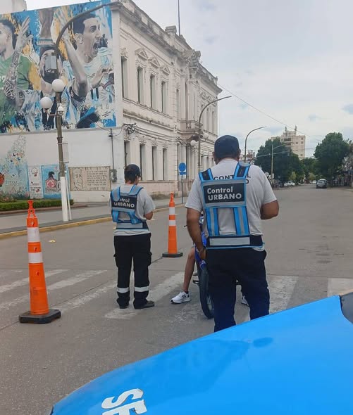 Seguridad: Control Urbano – Operativos de concientización vial sobre el uso responsable del casco