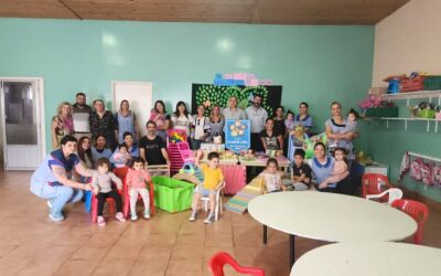 Entrega de elementos didácticos en el CAI “Claro de Luna”