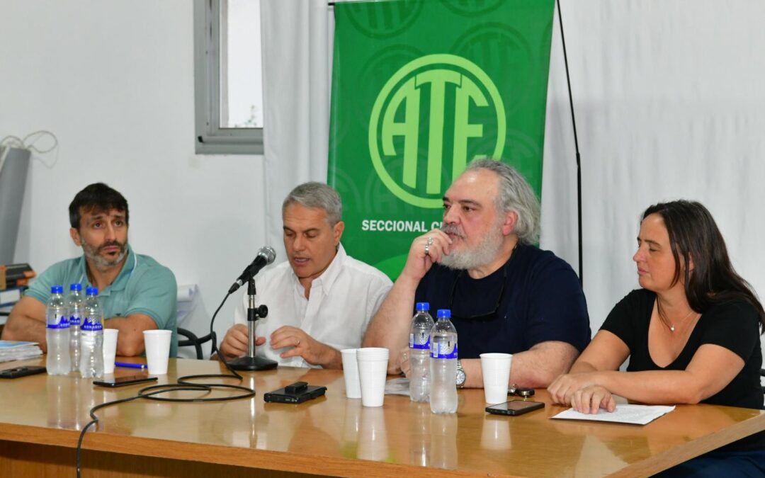 Golía firmó 20 boletos de compra-venta con afiliados de ATE