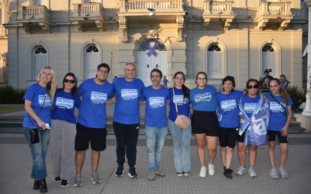 Golía participó de la «Caminata Azul» junto a las Familias de TEA