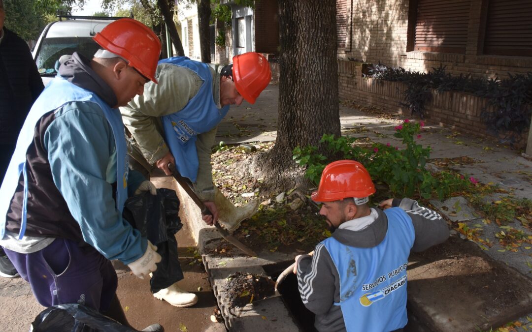 Continúa la limpieza de bocas de tormenta ante pronósticos de lluvias