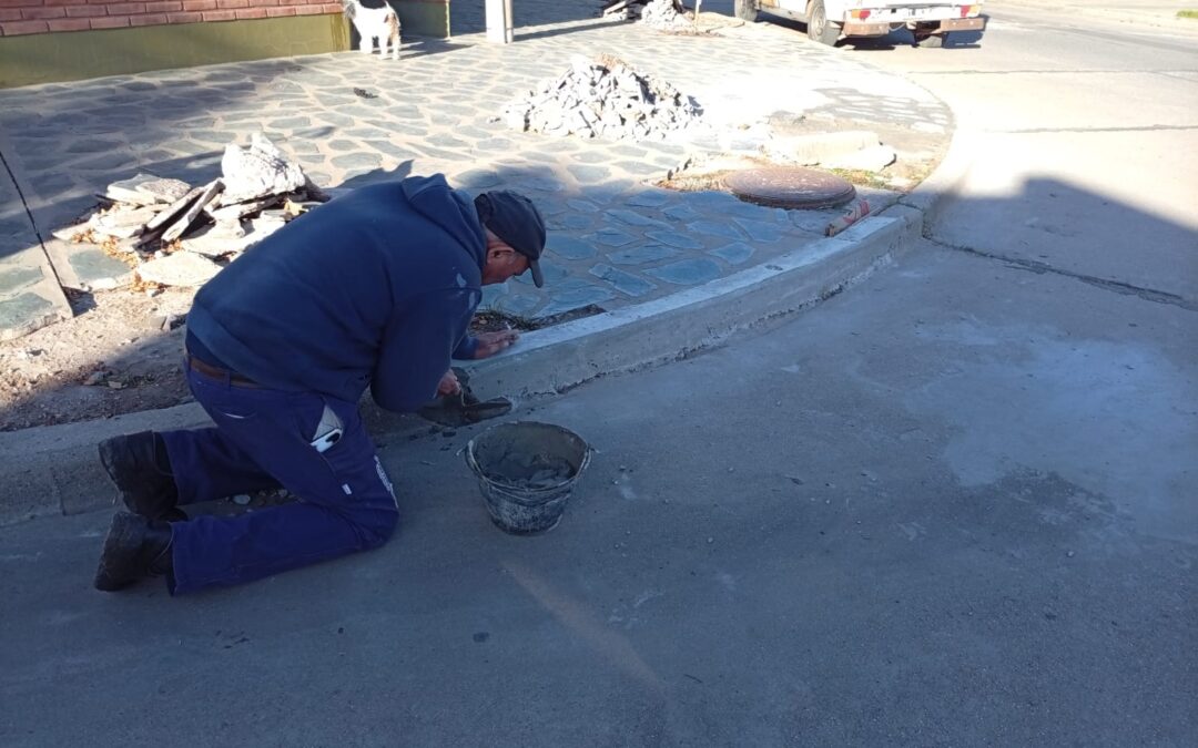 Trabajos continuos de la cuadrilla municipal perteneciente a Obras Públicas